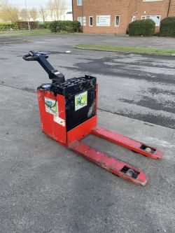 ELECTRIC PALLET TRUCK WITH CHARGER