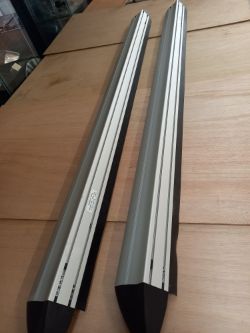 NEW GENUINE OEM HYUNDAI TUCSON D7370 ADEOO SIDE STEP KITS