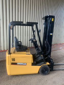 CATERPILLAR ELECTRIC FORKLIFT