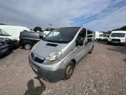 POWERFUL & VERSATILE: 2009 VAUXHALL VIVARO CREW CAB - SPACIOUS AND FEATURE-PACKED!