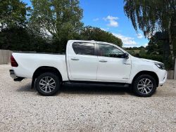 2020 TOYOTA HILUX INVINCIBLE D4-D