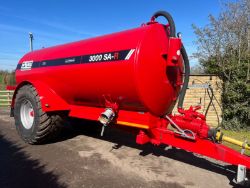 STUNNING 2023 3000 GALLON HI SPEC SA-R VACUUM SLURRY TANKER / REDROCK / NC