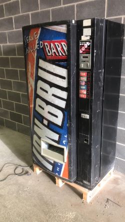 COLD DRINKS CANS BOTTLES VENDING MACHINE ELECTROLUX PROJECT