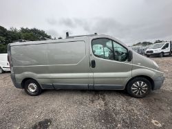 60 PLATE RENAULT TRAFIC LWB DIESEL: RELIABLE PANEL VAN WITH SAT NAV, READY FOR EFFICIENT WORK