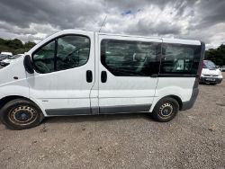 2014 VAUXHALL VIVARO 2900 COMBI: RELIABLE MINIBUS FOR ALL JOURNEYS, WELL-MAINTAINED