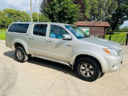 TOYOTA HILUX 3.0L D4D DOUBLE CAB PICK UP *YEAR 2009, MOT'D JULY 2024*