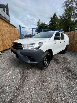 TOYOTA HILUX 2018 91K MILES 2 KEYS