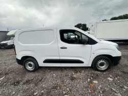 IMMACULATE 2019 VAUXHALL COMBO CARGO - TURBOCHARGED PERFORMANCE FOR YOUR BUSINES
