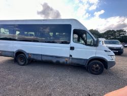 IRIS.BUS DAILY: LOW MILEAGE - 2 FORMER OWNERS - MOT SEP 2023