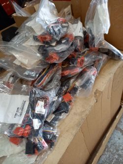 JOB LOT OF NEW HYUNDAI NEMESIS FITTING KITS 24 WAY POWER + AUXILIARY CABLES