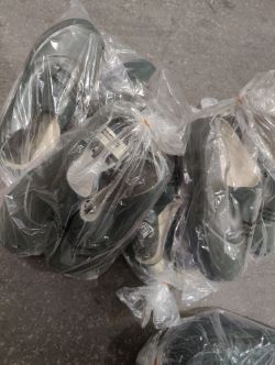 PALLET CONTAINING APPROX 120 GARDEN BOOT SHOE PAIRS & 130 PACK OF 3 BATTERY PEST REPELLENT