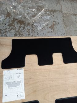 72 X HYUNDAI NEW GENUINE OE VELOUR CARPET FULL SETS