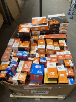 PALLET CAR PARTS QH/TJ AUTOMOTIVE FILTERS AIR OIL AND FUEL