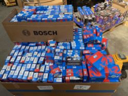 PALLET OF CAR PARTS - QH BRAKE WHEEL CYLINDER & BRAKE HOSES