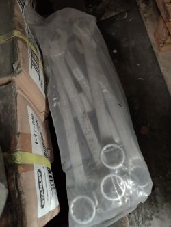 PALLET CONTAINING APPROX 100 STANLEY TOOLS AND OVER 100 BOXES OF 11 TILES