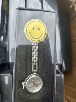 34 X NURSES WATCHES WITH SMILIE FACES
