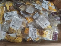 PALLET CONTAINING OVER 1100 NEW CAT COLLARS - 50+ ROLLS OF WALLPAPER + 75 FLOOR TILES