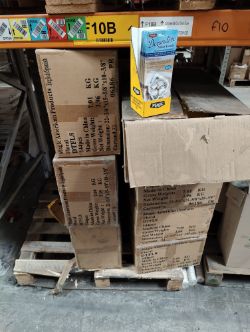 PALLET CONTAINING APPROX 2000 PACKS OF 8 FLORAL STICKERS TO DECORATE WALLS OR BATH / SHOWER