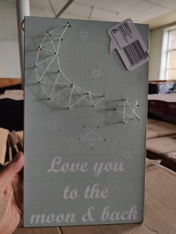 PALLET CONTAING 100 X WOODEN 3D WALL PLAQUE 