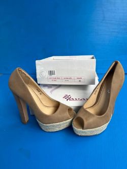 X169 PAIRS BRAND NEW WOMENS HIGH HEELS - GOOD MIX OF SIZES