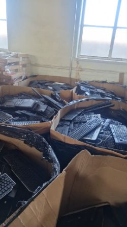 FULL PALLET OF USED KEYBOARDS