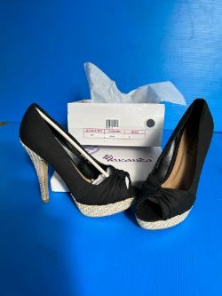 174 PAIRS BRAND NEW WOMENS TRAINERS & HEELS 3 TYPES