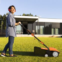 **NEW**COMPACT AND EFFECTIVE: SCARIFY FOR A HEALTHY LAWN>>DELIVERY AVAILABLE<<