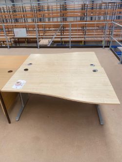 6 INDIVIDUAL OFFICE DESKS