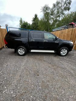 TOYOTA HILUX 2017 MANUAL