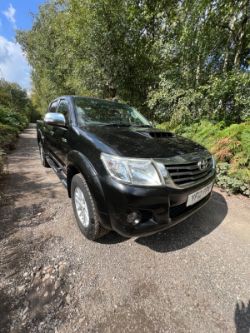 TOYOTA HILUX 2X4 4X4 + DIFF LOCK 12 MONTHS MOT (2 KEYS)