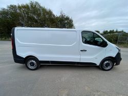 UNLEASH YOUR JOURNEYS: 2014 VAUXHALL VIVARO LWB, 115K MILES (NO VAT ON HAMMER)