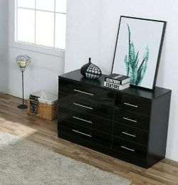 HARMIN BLACK HIGH GLOSS 8 DRAWER CHEST WITH HANDLES