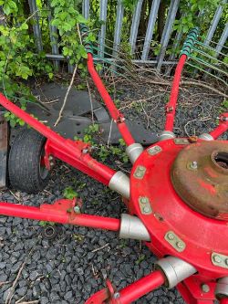 KVERNELAND TARUUP 9578C TWIN ROTO RAKE