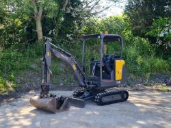 VOLVO EC18D MINI DIGGER 1.8 TON, 2017, *LOW HOURS* 1.5 3 TON