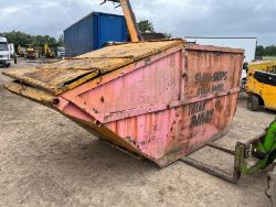 14 / 16 YARD LIDDED ENCLOSED CHAIN SKIP WAGON TRUCK AUCTION IS FOR 1 X SKIP