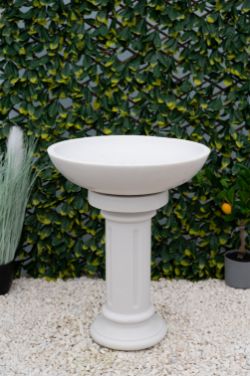 GORGEOUS TERRAZO MARBLE WHITE ROUND BIRDBATH