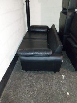 2 X COUCHES 1 SEATERS