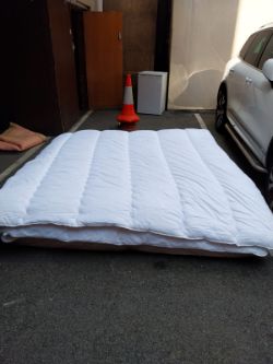 51 X KING SIZE COMFORT BACK DUVETS - 230CMX218CM 10TOG - HIGH QUALITY