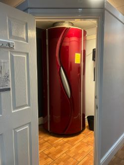 B1 SONTEGRA STANDING SUN BED SUNBED TANNING SHOP CLOSURE