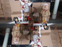 PALLET OF MIXED INDOOR CHRISTMAS DECORATIONS