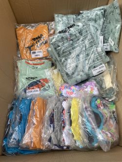 X58 ITEMS OF STAR WARS AND DISNEY CHILDRENS CLOTHING BRAND NEW