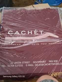 PALLET OF 1800 X NEW CACHET GIFT BAGS - HIGH QUALITY