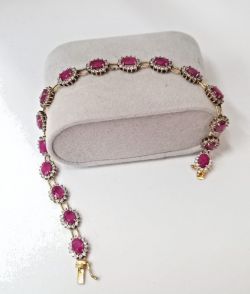 8CT RUBY 2.25CT DIAMOND BRACELET 18CT YELLOW GOLD WITH GIFT BOX AND VALUATION CERTIFICATE OF £4900