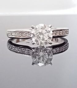 1.14CT DIAMOND ENGAGMENT RING 18CT WHITE GOLD IN GIFT BOX WITH VALUATION CERTIFICATE OF £6,995