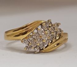 0.75CT CLUSTER DIAMOND RING 18CT YELLOW GOLD IN GIFT BOX WITH VALUATION CERTIFICATE OF £2795
