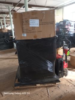 PALLET OF MIXED CHRISTMAS FIGURES