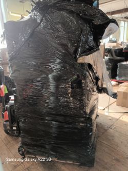 PALLET OF MIXED CHRISTMAS DECORATIONS