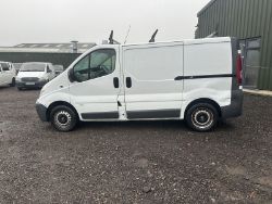 AFFORDABLE DIESEL VAN: VAUXHALL VIVARO 77K MILES - MOT FEBRUARY 2024 (NO VAT ON HAMMER)**