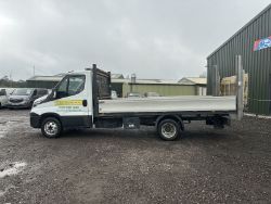 HONEST WORKHORSE: 68 PLATE IVECO DAILY FLATBED PICK UP - 140K MILES - NO VAT ON HAMMER