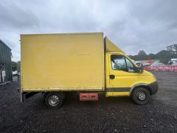 WORKHORSE YELLOW LUTON BOX VAN WITH TAIL LIFT READY TO GO - MOT MAY 2024 - NO VAT ON HAMMER